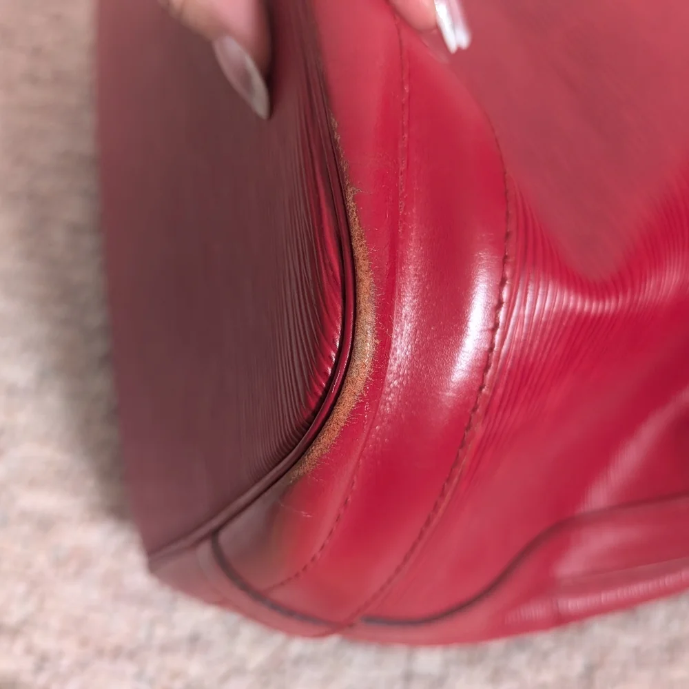 Louis Vuitton Red  Epi Noe Bucket Bag - Picture 4 of 16